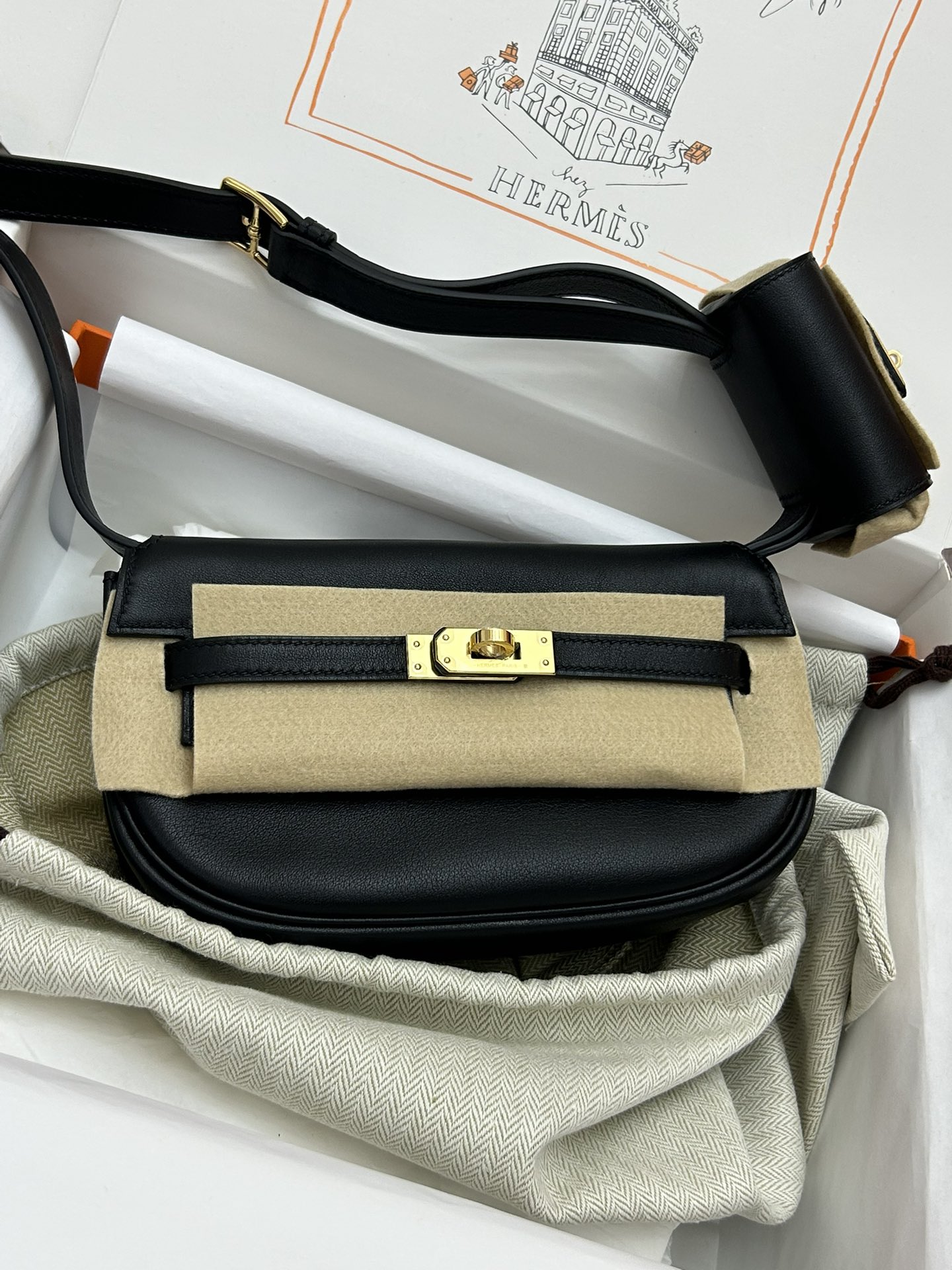 Hermes Kelly Moove Shoulder Bag In Black Swift Leather